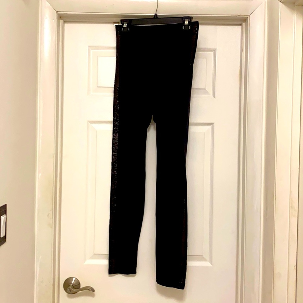 NWOT Black fancy leggings